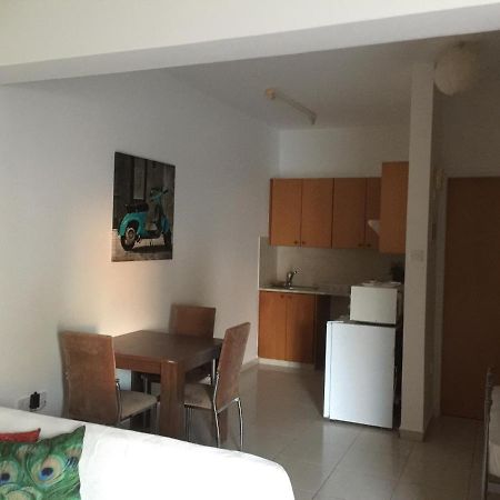 Davi'S Studio Apartment Pafos Zewnętrze zdjęcie